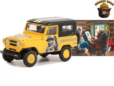 Cochesdemetal.es 1965 Nissan Patrol "Smokey Bear Series 2" 1:64 Greenlight 38040B