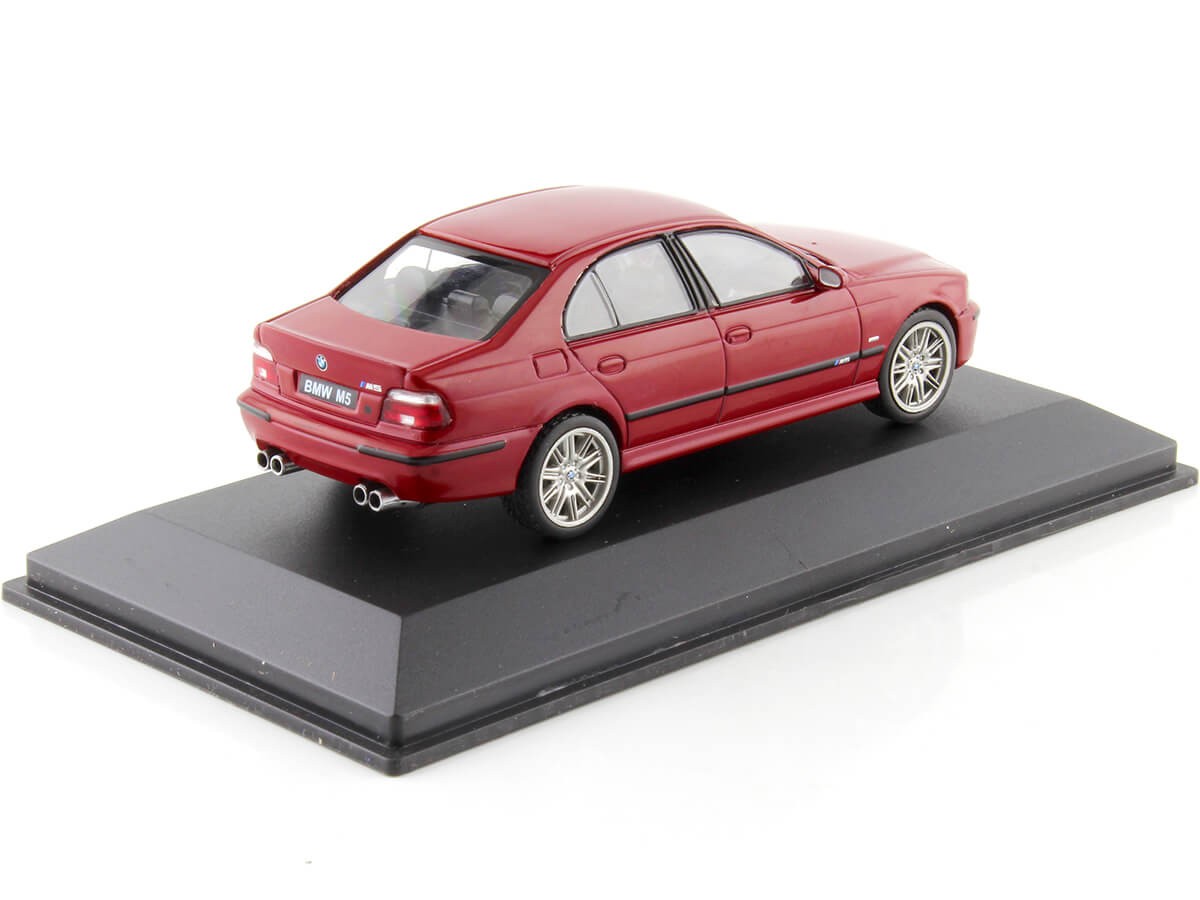 BMW M5 E39 5.0 V8 year 2003 in scale 1:43 by Solido