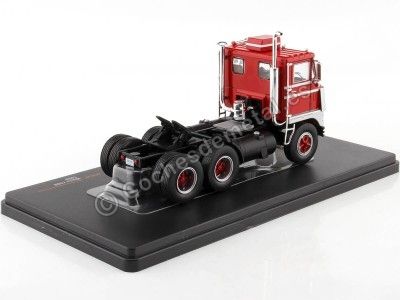 Cochesdemetal.es 1960 Cabeza Tractora White 7400 SZM de 3 Ejes Rojo/Gris Plata 1:43 IXO Models TR170.22 2