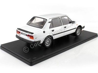 Cochesdemetal.es 1988 Skoda 130 L Blanco 1:18 IXO Models 18CMC158.22 2