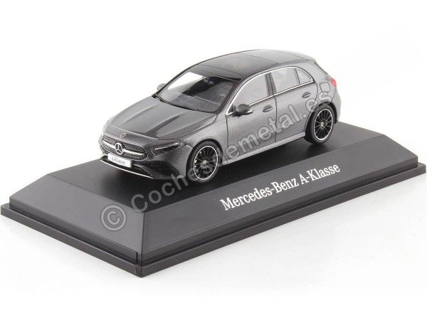Cochesdemetal.es 2022 Mercedes-Benz Class-A (W177) AMG Line Gris Montaña 1:43 Contourneur Edition B6