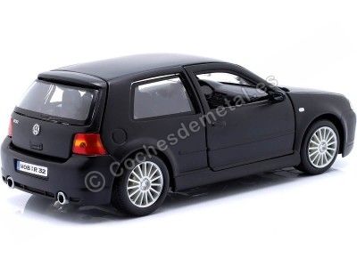 Cochesdemetal.es 2002 Volkswagen VW Golf R32 Mk4 V6 Negro Mate 1:24 Maisto 31290 2
