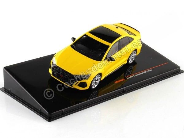 Cochesdemetal.es 2022 Audi RS3 Limousine (8Y) Amarillo 1:43 IXO Models MOC332.22