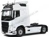Cochesdemetal.es 2021 Cabeza Tractora Volvo FH Globetrotter XL SZM Blanco 1:24 Solido S2400103