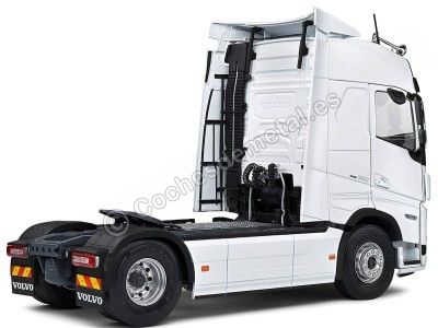 Cochesdemetal.es 2021 Cabeza Tractora Volvo FH Globetrotter XL SZM Blanco 1:24 Solido S2400103 2