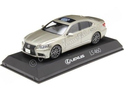 Cochesdemetal.es 2015 Lexus LS460 F Sport (XF40) Titanio 1:43 Kyosho 03659T