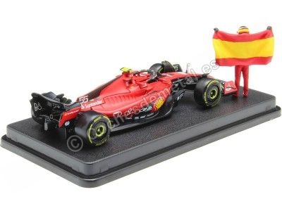 Cochesdemetal.es 2023 Set Scudería Ferrari F1 SF-23 Nº55 + Figura Carlos Sainz Ganador GP Singapur + Urna expositora 1:43 Coc... 2