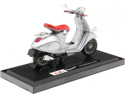 Cochesdemetal.es 2014 Vespa 946 Bellissima Plateada 118 Maisto 34540-18 2