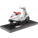 Cochesdemetal.es 2014 Vespa 946 Bellissima Plateada 118 Maisto 34540-18