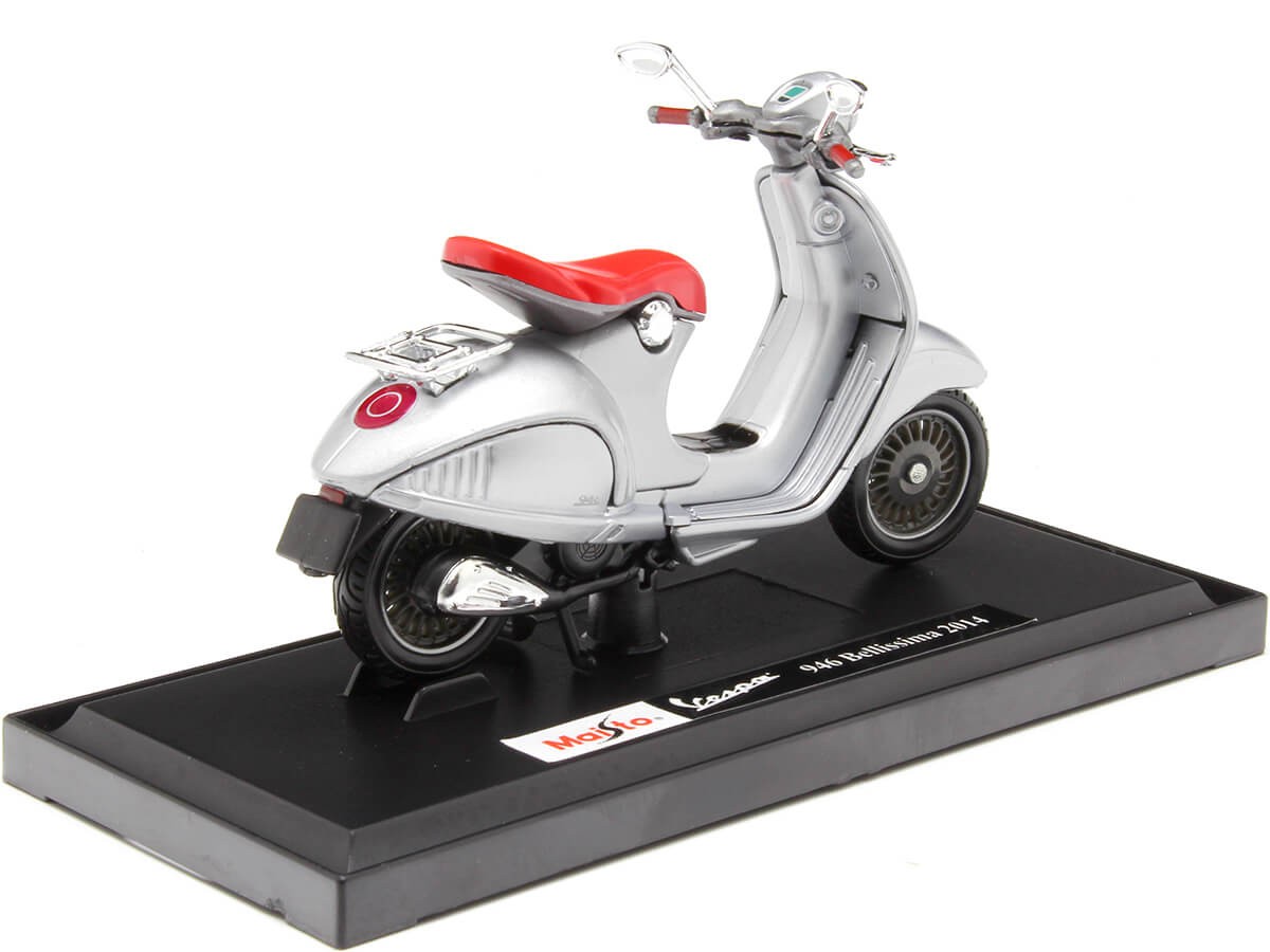 1969 Vespa 50 Special Blanca 1:18 Maisto 39540-07