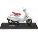 Cochesdemetal.es 2014 Vespa 946 Bellissima Plateada 118 Maisto 34540-18