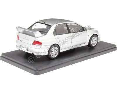 Cochesdemetal.es 2001 Mitsubishi Lancer Evolution VII Plateado 1:24 WhiteBox 124204-O 2