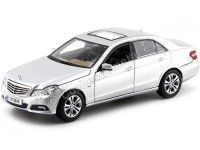 2009 Mercedes-Benz Clase-E 350 CDi W212 Gris Metalizado 1:18 Maisto 31172