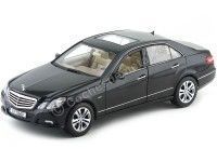 2009 Mercedes-Benz Clase-E 350 CDi (W212) Negro Metalizado 1:18 Maisto 31172