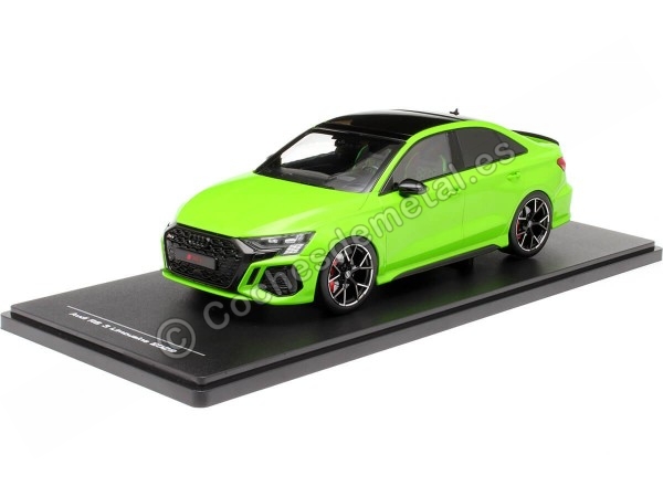 Cochesdemetal.es 2022 Audi RS3 (8Y) Limousine Verde Lima 1:18 IXO Models SPMW18001/MCG18449