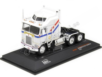 Cochesdemetal.es 1976 Cabeza Tractora Kenworth K100 Aerodyne Blanco 1:64 IXO Models 64TR005