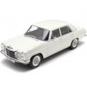 Cochesdemetal.es 1968 Mercedes-Benz 200D (W115) Blanco 1:18 MC Group 18122