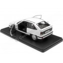 Carsdemetal.es 1985 Opel Kadett e GSI 3 portas brancas 1:24 Whitebox 124221-O