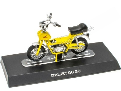 Cochesdemetal.es 1970 Italjet Go Go Amarillo/Plateado "Passione Motorini" 1:18 Editorial Salvat MOTO12