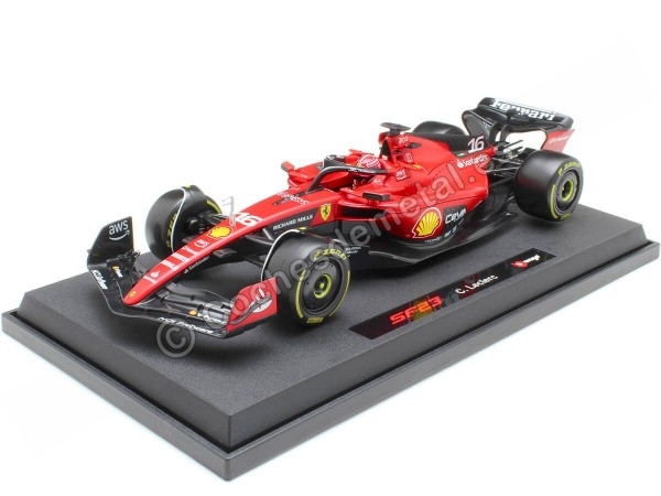 Cochesdemetal.es 2023 Scudería Ferrari F1 SF-23 Nº16 Charles Leclerc GP F1 Singapur 1:18 Bburago 16812L