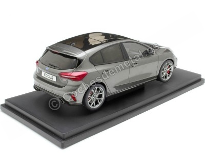 Cochesdemetal.es 2022 Ford Focus ST Gris Magnético 1:18 MC Group 18454 2