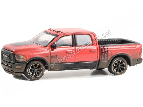 Cochesdemetal.es 2017 Dodge Ram 2500 Power Wagon "Down on the Farm Series 8" Rojo Sucio 1:64 Greenlight 48080E