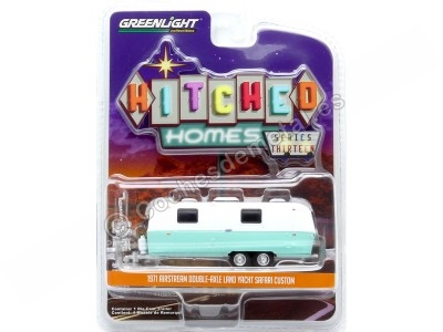 Cochesdemetal.es 1971 Caravana Airstream Double-Axle "Hitched Homes Series 13" Blanco/Azul 1:64 Greenlight 34130D 2