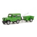 Cochesdemetal.es 1972 Nissan Patrol + Remolque 1/4 Tonelada "Hitch & Tow Series 25" Verde 1:64 Greenlight 32250A