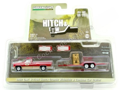 Cochesdemetal.es 1982 GMC K-2500 Sierra Grande + Remolque de Vehículos The Busted Knuckle "Hitch & Tow Series 25" 1:64 Greenl... 2