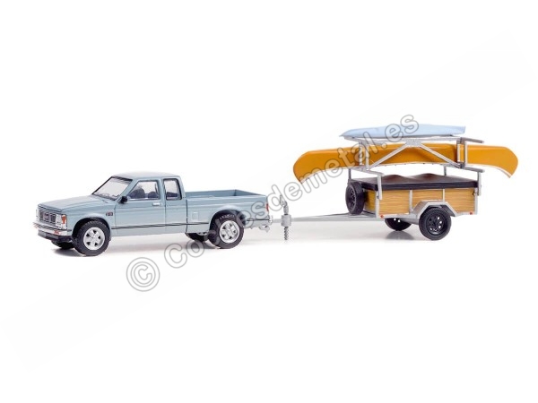 Cochesdemetal.es 1988 GMC S-15 Sierra + Remolque con Canoa y Kayac "Hitch & Tow Series 25" 1:64 Greenlight 32250C