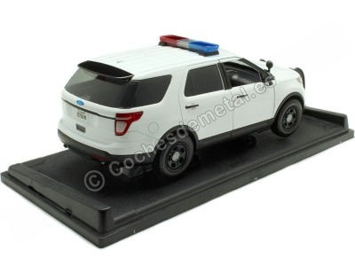 Cochesdemetal.es 2015 Ford Interceptor Utility Con Luces y Sonido Blanco 1:18 Motor Max 73995 2