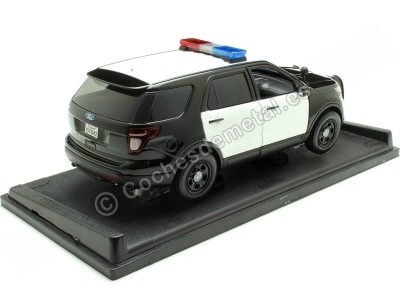 Cochesdemetal.es 2015 Ford Interceptor Utility Con Luces y Sonido Negro/Blanco 1:18 Motor Max 73996 2