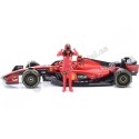 Cochesdemetal.es 2023 Ferrari SF-23 Fórmula 1 Nº55 Carlos Sainz + Figura del Piloto 1:24 Bburago 26809