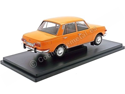 Cochesdemetal.es 1967 Wartburg 353 Naranja 1:18 MC Group 18061 2