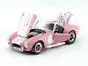 Cochesdemetal.es 1966 Shelby Cobra 427 S/C "Firmado por Carroll Shelby" Rosa 1:18 Shelby Collectibles 114F