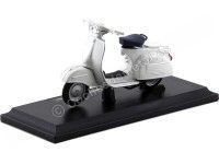 1966 Vespa 125 GT Blanca 1:18 Maisto 39540-04