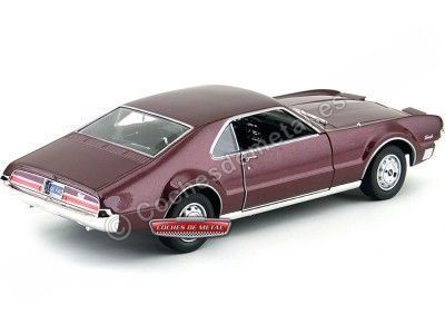 Cochesdemetal.es 1966 Oldsmobile Toronado Burgundy 1:18 Lucky Diecast 92718 2