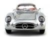 1955 Mercedes-Benz 300 SLR "Uhlenhaut Coupe" Gris 1:18 Maisto 36898 Cochesdemetal 3 - Coches de Metal 