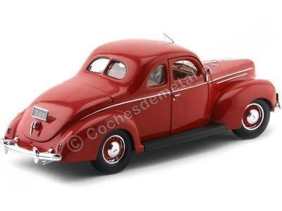 1939 Ford Deluxe Tudor Coupé Rojo Metalizado 1:18 Maisto 31180 Cochesdemetal.es 2