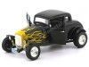 Cochesdemetal.es 1932 Ford Five-Window Coupe Negro con Llamas Amarillas 1:18 Motor Max 73171