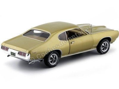 1969 Pontiac GTO Hardtop Metallic Gold 1:18 Auto World AMM1081 Cochesdemetal.es 2