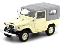 1967 Toyota Land Cruiser FJ40 Beige-Grey 1:18 Triple-9 1800152