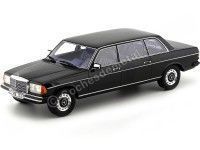 1978 Mercedes-Benz Clase-E 250 W123 Lang Black 1:18 Cult Scale Models CML005