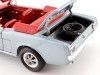 Cochesdemetal.es 1965 Ford Mustang conversível cinza prateado 1:18 Auto World AMM1103