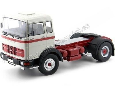 Cochesdemetal.es 1969 Camion Mercedes LPS 1632 Dos Ejes Silver-Red 1:18 Road Kings 180023