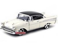 1957 Chevrolet Bel Air Hard Top Custom Blanco 1:18 Motor Max 79006