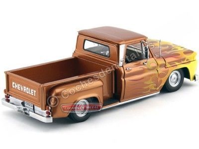 Cochesdemetal.es 1965 Chevrolet C-10 Stepside Pickup Lowrider Metallic Orange 1:18 Sun Star 1392 2