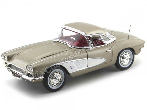 Cochesdemetal.es 1961 Chevrolet Corvette Hard Top Gold 1:18 Auto World AMM1151