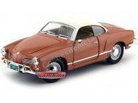 1966 Volkswagen Karman-Ghia Granate Metalizado 1:18 Lucky Diecast 92198