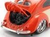 CARSDEMETAL.ES 1951 Volkswagen Beetle Custom Beetle Red-Beige 1:18 MAISTO DESIGN 32614